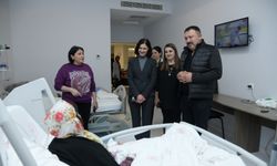 Hastanede yeni yıl ziyareti