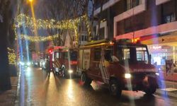 Bakırköy'de ahşap merdiveni çöken marketin çalışanı yaralandı