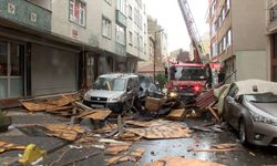 İstanbul Valiliği: Fırtınada 89 çatı uçtu, 45 ağaç devrildi