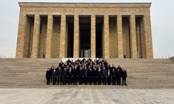 İYİ Parti'den, Anıtkabir'e ziyaret