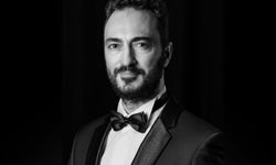 Bahçelievler'de balkondan düşen sanatçı Emrah Erdem Gedik hayatını kaybetti