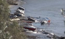 Kuşadası'nda sağanak ve kuvvetli fırtına etkili oldu