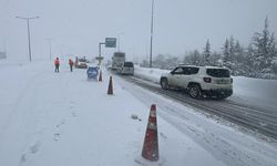 Anadolu Otoyolu Bolu kesimi İstanbul istikameti, makaslayan tır nedeniyle ulaşıma kapatıldı