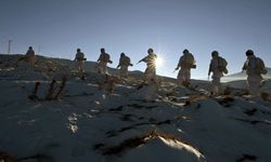 Mehmetçik, zorlu kış koşullarında hudut güvenliği için görevde