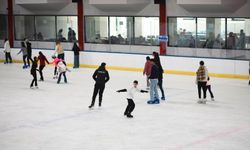 Yarıyıl tatilinin uğrak noktası Belpa Buz Pateni Tesisi