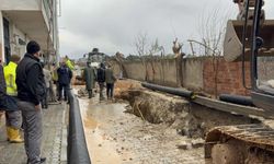 Onarım çalışması sırasında yolda yeni göçük; 1 yaralı