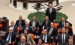 Özgür Özel'den, CHP'nin TBMM'deki 'Emekli nöbeti'ne destek