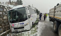 Otobüs, yol kenarındaki kazazedelere çarptı; 1 ölü, 3 yaralı