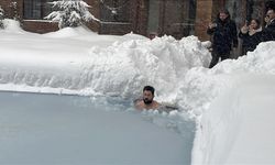 Bolu'da tatilci sıfırın altında 10 derecede buz tutmuş havuza girdi