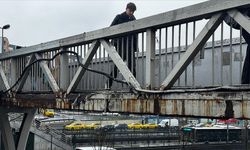 Köprüden düşen parçalar aracına zarar verdi, İBB tazmin talebini reddetti