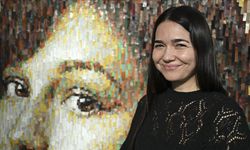 Sanatçı Deniz Sağdıç, havalimanında unutulan valizlerden büyük bir portre yapmayı planlıyor