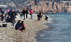 Yılın ilk hafta sonunda güneşlenip denize girdiler