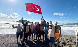 Yılın ilk günü denize girip 'turizm sadece yazla sınırlı değil' mesajı verdiler