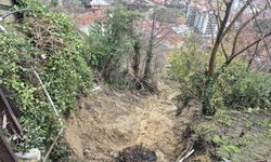 Zonguldak'ta heyelan; su borusu patladı, elektrik direkleri devrildi