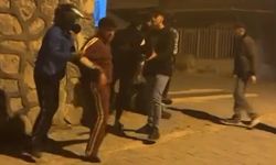 1 kişiyi darbedip görüntülerini paylaştılar; inceleme başlatıldı