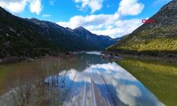 Yağmur suyu ile dolan Antalya- Konya yolu, ulaşıma kapandı