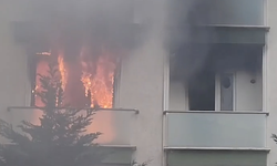 4 katlı binada yangın; mahsur kalan 4 kişi kurtarıldı