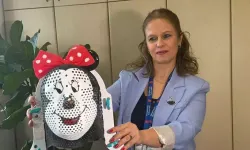 Radyoterapi gören çocuklara 'çizgi film kahramanlı' maske