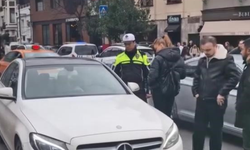 Bebek’te trafiği kapatıp aracında dans eden kadın gözaltına alındı