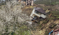Ordu’da heyelan; 2 ev ve 1 spor tesisi yıkıldı