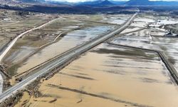 Konya'da yağış ekili alanlara zarar verdi