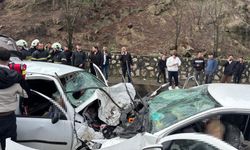 Burdur'da iki otomobil kafa kafaya çarpıştı; 7 ölü, 5 yaralı