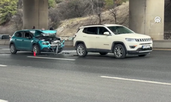 Başkentte seyir halindeki otomobil alev aldı