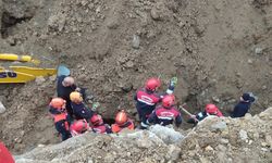 Göçük altında kalan operatör kurtarıldı