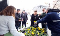 Yenimahalle’de Sevgililer Günü doyasıya kutlandı