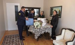 Hayırseverin ördüğü 195 boyunluk, Mehmetçik'e teslim edildi