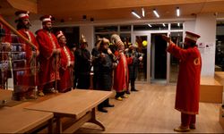 İftar sonrası kütüphaneye giden öğrencilere 'mehter takımı' sürprizi