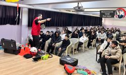 Başkentli arama kurtarmacılardan öğrencilere afet farkındalık eğitimi