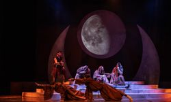 Çağdaş operanın iki yeni eseri 'Tehlikeli Oyun' ve 'Deli Dumrul' dünya prömiyerini yaptı