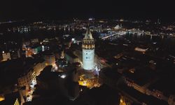 Kahramanmaraş depreminin yıl dönümü nedeniyle Galata Kulesi'ne video yansıtıldı