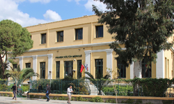 “Bana Bir Dakika Verin” sergisi üç şehirde sanatseverlerle buluşuyor