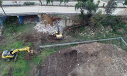 James Bond filmine sahne olan 64 yıllık köprüde yıkım çalışmaları başladı