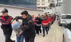 Kendilerini 'büyücü', 'medyum' olarak tanıtıp, 46 milyon lira dolandıran 19 şüpheli tutuklandı