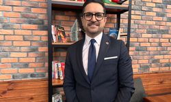 Okul müdürü makam odasını koridora taşıdı