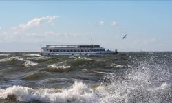 Bazı illerde olumsuz hava koşulları deniz ulaşımında aksamalara neden oldu