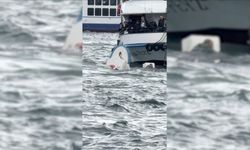 Yolcu vapurunun çarptığı teknedeki kişi denize düştü