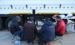 İhracat yükünü çeken tır şoförleri ailelerinden uzakta iftar yapıyor