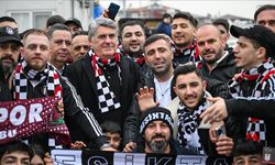 Beşiktaş Kulübü Başkanı Adalı, Hatay'da depremzedelerle bir araya geldi
