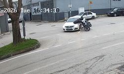 Yaralı motosiklet sürücüsüne yardım etmek yerine otomobilindeki hasara baktı