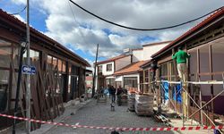 Güdül'de çarşı içinde cephe iyileştirme projesi sürüyor