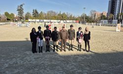 Ankara Yıldırım Beyazıt Üniversitesi Spor Kulübü binicisi Turasan birincilik elde etti