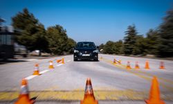 Trafik polisleri, zorlu parkurlarla sahada karşılaşabilecekleri senaryolara hazırlanıyor