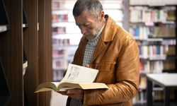 71 yaşındaki Mustafa dededen gençlere okuma çağrısı