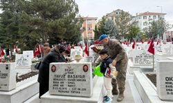 Ankara'da şehitliklerde arife yoğunluğu