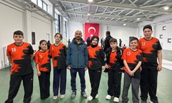 Spora erişim zorluğu yaşayan ortaokul öğrencilerinin, floor curling başarısı