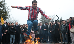 Nevruz ateşinden atlayıp demir dövdüler